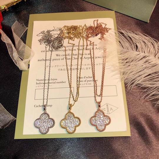 Van Cleef & Arpels necklace lyh19